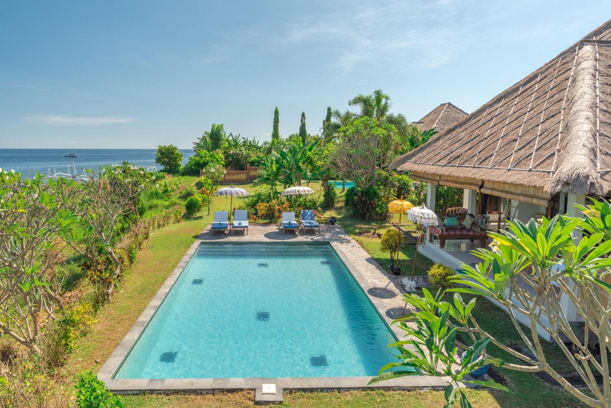 Absolute Beach Front Villa Umeanyar Exterior photo