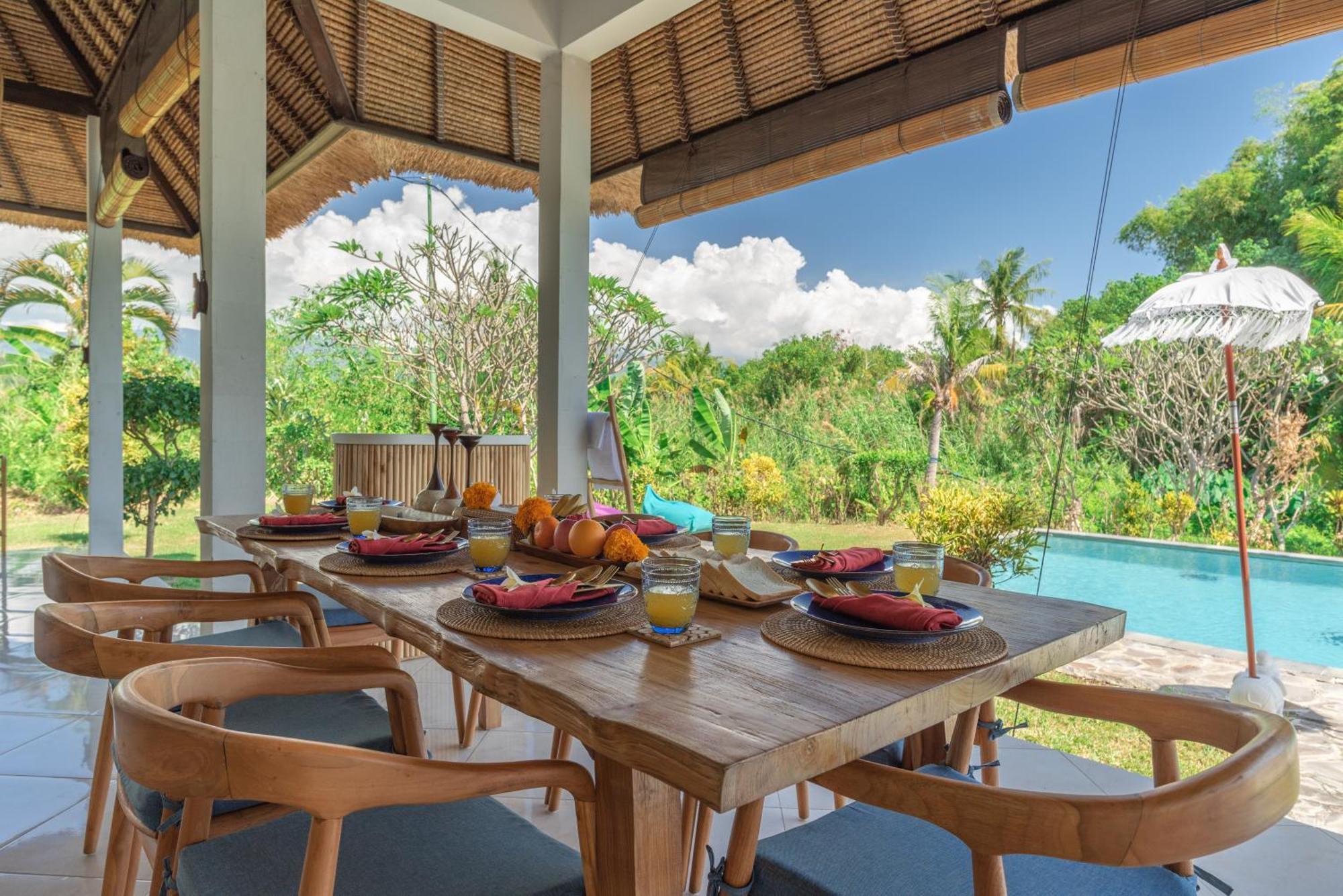 Absolute Beach Front Villa Umeanyar Exterior photo