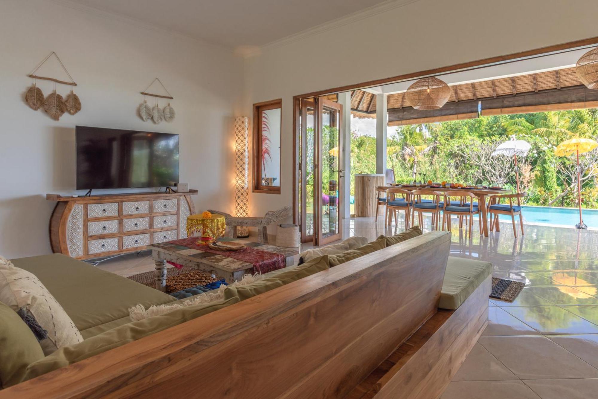 Absolute Beach Front Villa Umeanyar Exterior photo