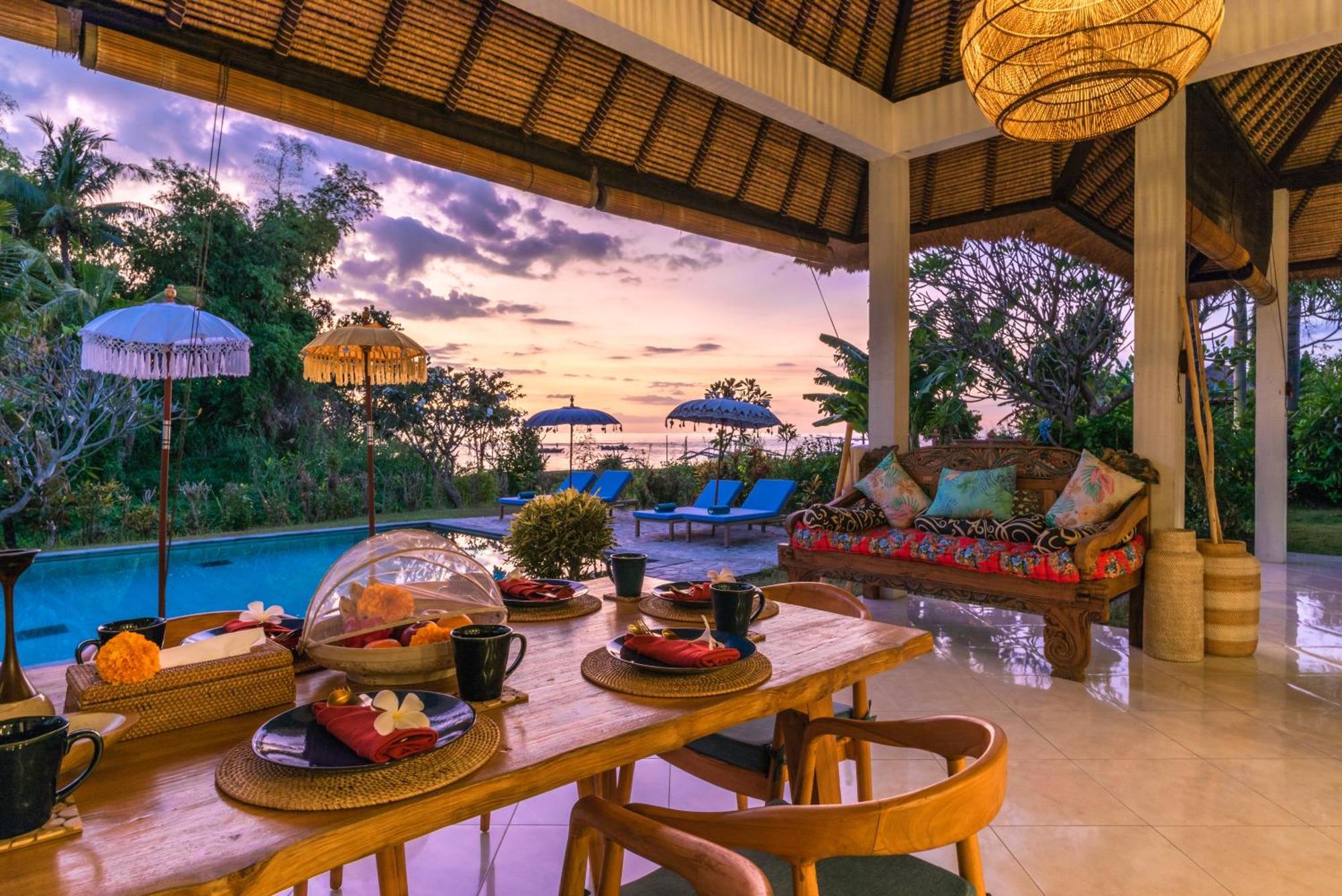 Absolute Beach Front Villa Umeanyar Exterior photo